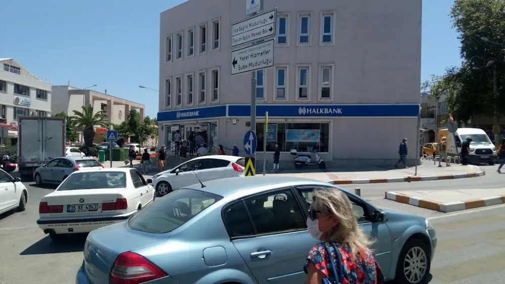 Halkbank Urla Şubesi — Bankalar, Urla · fotoğraf 2