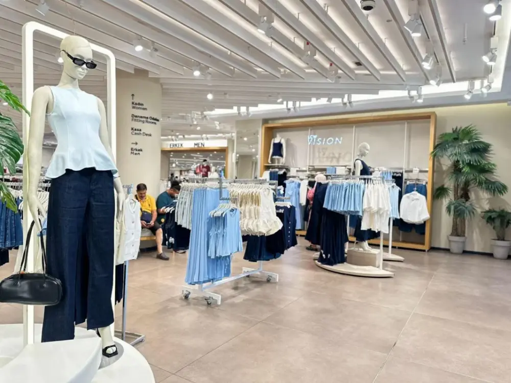 LC Waikiki Cevahir AVM Şişli — Erkek Giyim, Şişli · fotoğraf 2