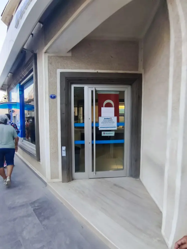 DenizBank Urla Şubesi — Bankalar, Urla · fotoğraf 4