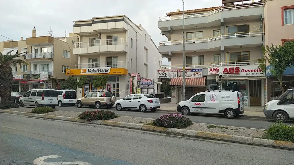 VakıfBank ATM — Bankalar, Urla · fotoğraf 1