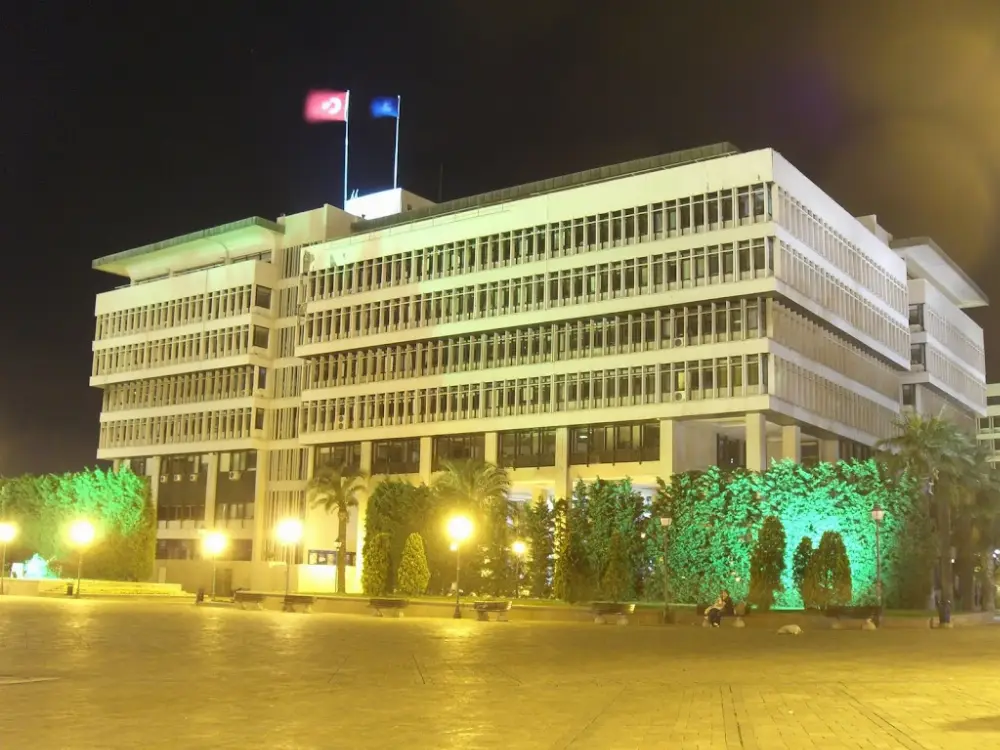 İzmir Büyükşehir Belediyesi — Bankalar, Adalar · fotoğraf 2
