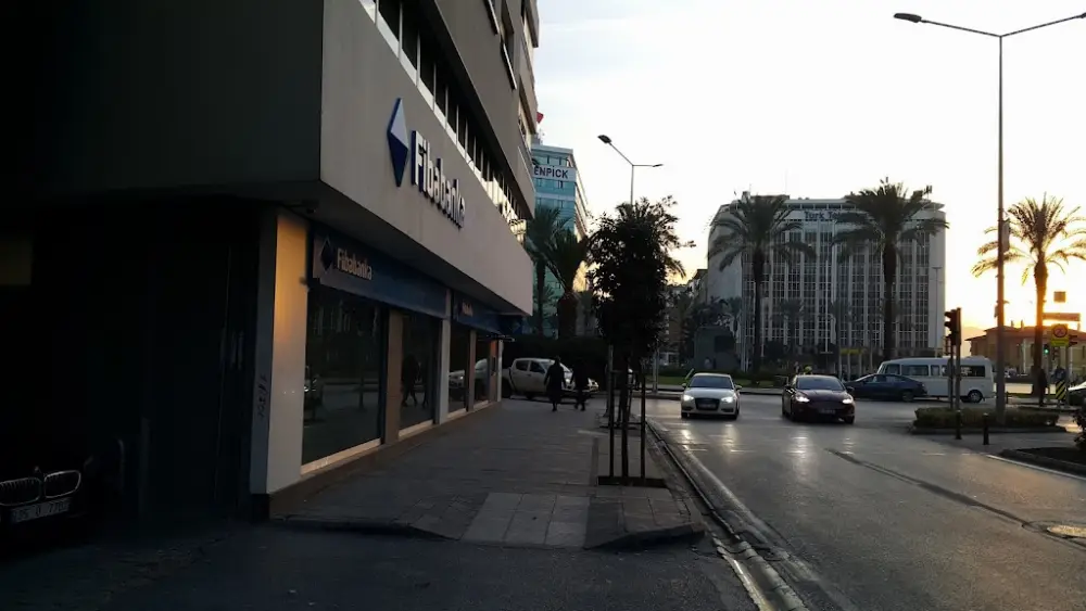 Fibabanka İzmir Şubesi — Bankalar, Adalar · fotoğraf 2