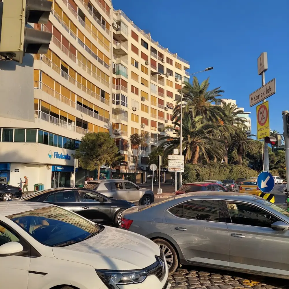Fibabanka İzmir Şubesi — Bankalar, Adalar · fotoğraf 3