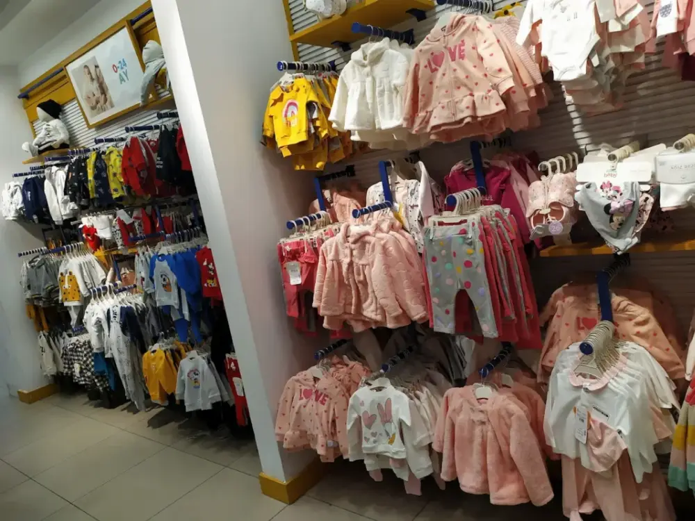 LC Waikiki Trump AVM Şişli — Erkek Giyim, Şişli · fotoğraf 2
