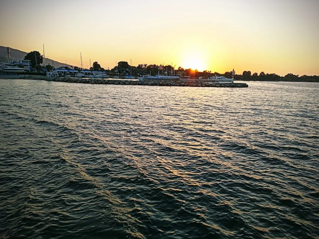 İZDENİZ A.Ş. — Bankalar, Adalar · fotoğraf 1