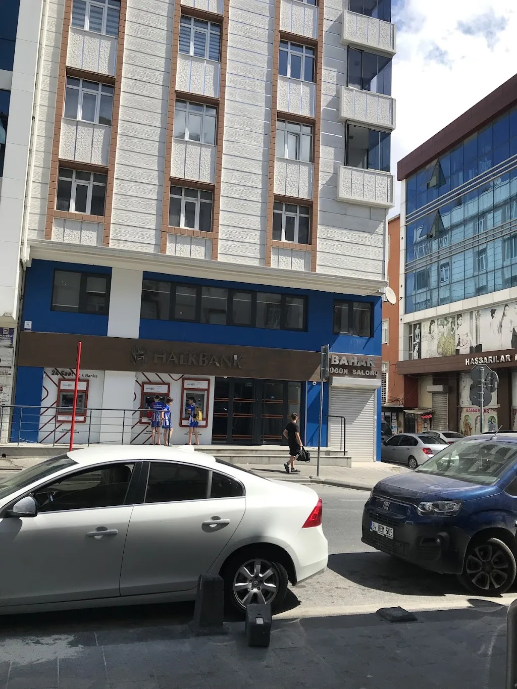 Halkbank Arnavutköy Şubesi — Bankalar, Arnavutköy · fotoğraf 1