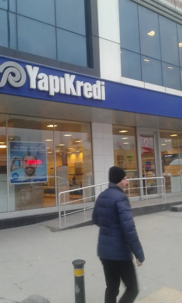 Yapı Kredi - Arnavutköy Şubesi — Bankalar, Arnavutköy · fotoğraf 3