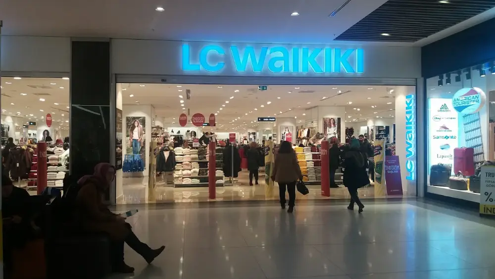 LC Waikiki Özdilek Park AVM Şişli — Erkek Giyim, Şişli · fotoğraf 2