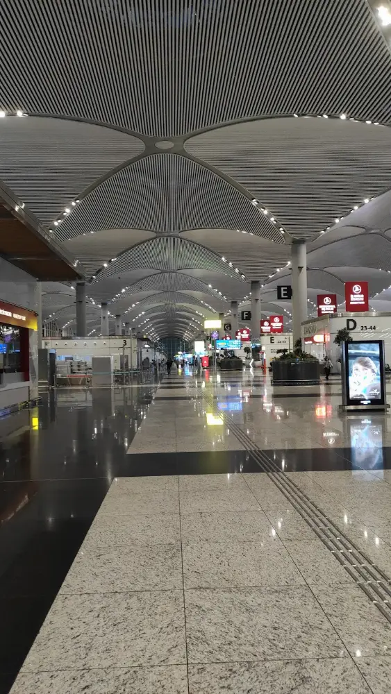 Türkiye İş Bankası İstanbul Havalimanı Şubesi — Bankalar, Arnavutköy · fotoğraf 4
