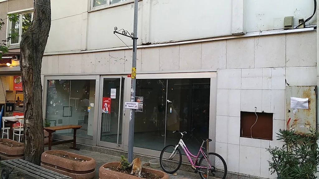 Akbank-büyükada Şubesi — Bankalar, Adalar · fotoğraf 1