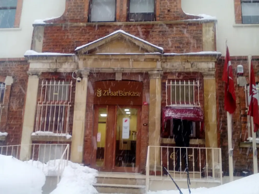 Ziraat Bankası Arnavutköy Boğaziçi/İstanbul Şubesi — Bankalar, Arnavutköy · fotoğraf 2