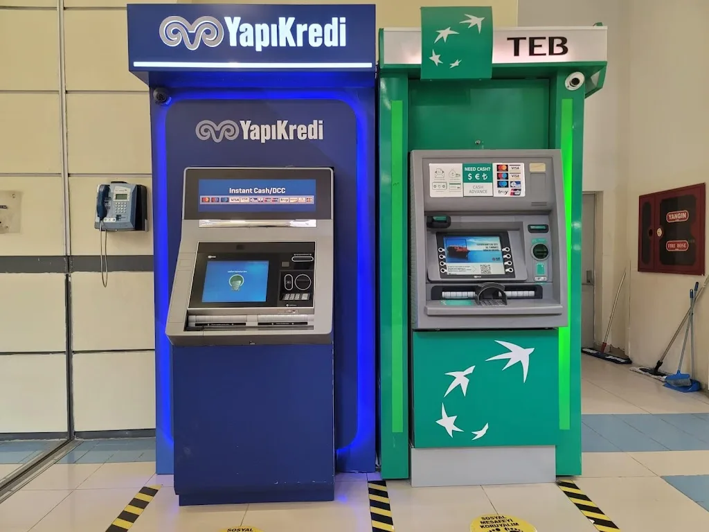 Yapı Kredi - THY İstanbul Havalimanı Şubesi — Bankalar, Arnavutköy · fotoğraf 1