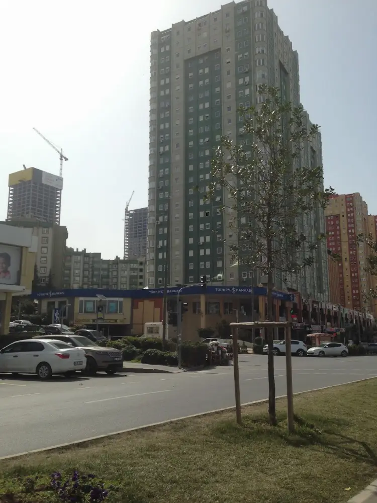 Türkiye İş Bankası Ataşehir/İstanbul Şubesi — Bankalar, Ataşehir · fotoğraf 2