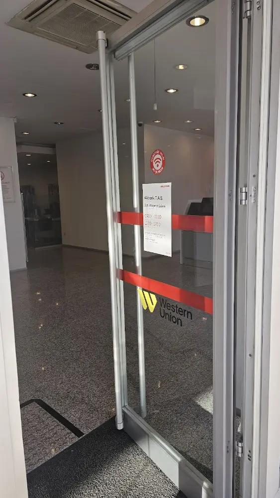 Akbank Batı Ataşehir Şubesi — Bankalar, Ataşehir · fotoğraf 3