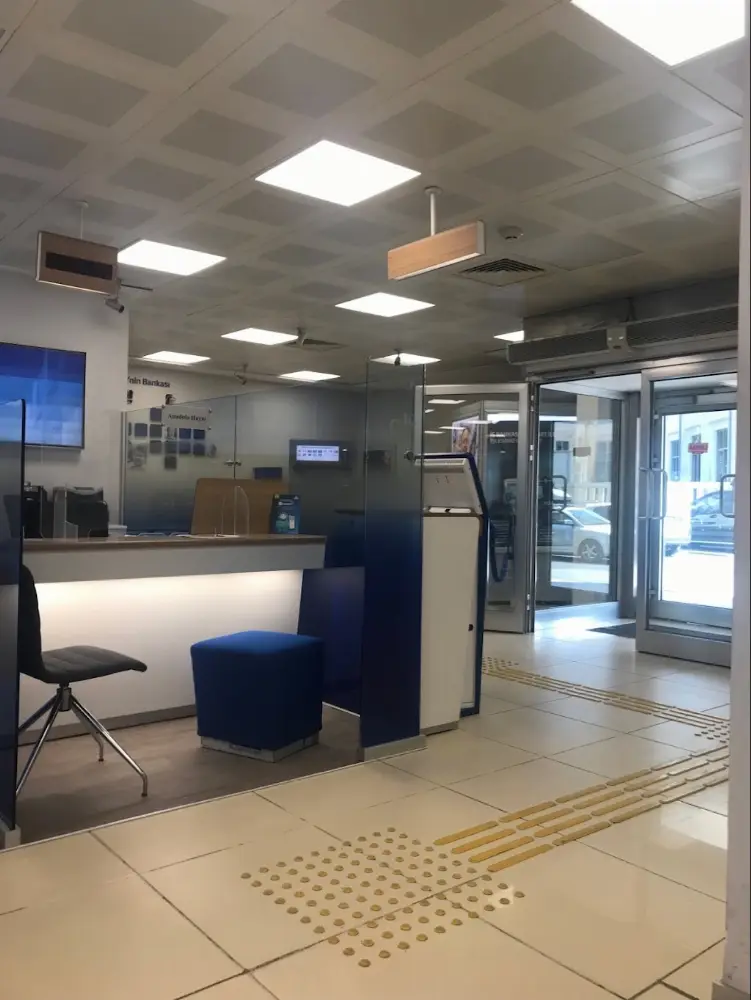Türkiye İş Bankası Çarşı-Avcılar/İstanbul Şubesi — Bankalar, Avcılar · fotoğraf 4