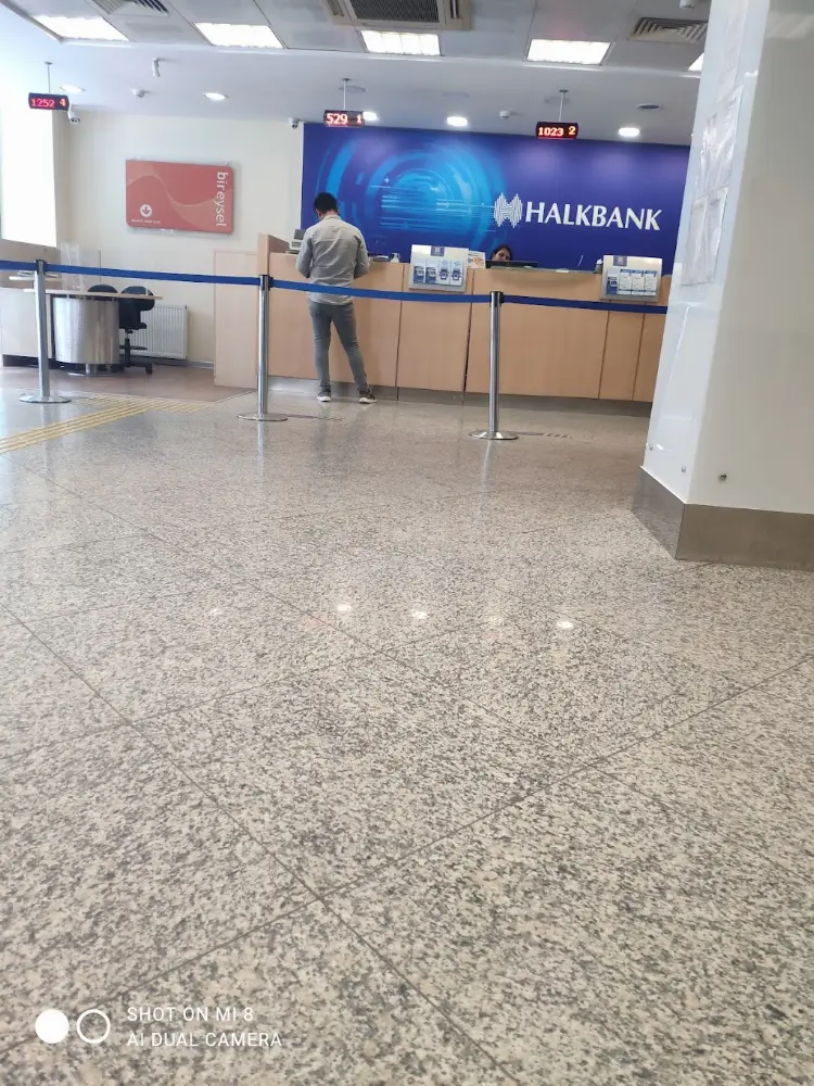 Halkbank Avcılar Ticari Şubesi — Bankalar, Avcılar · fotoğraf 2