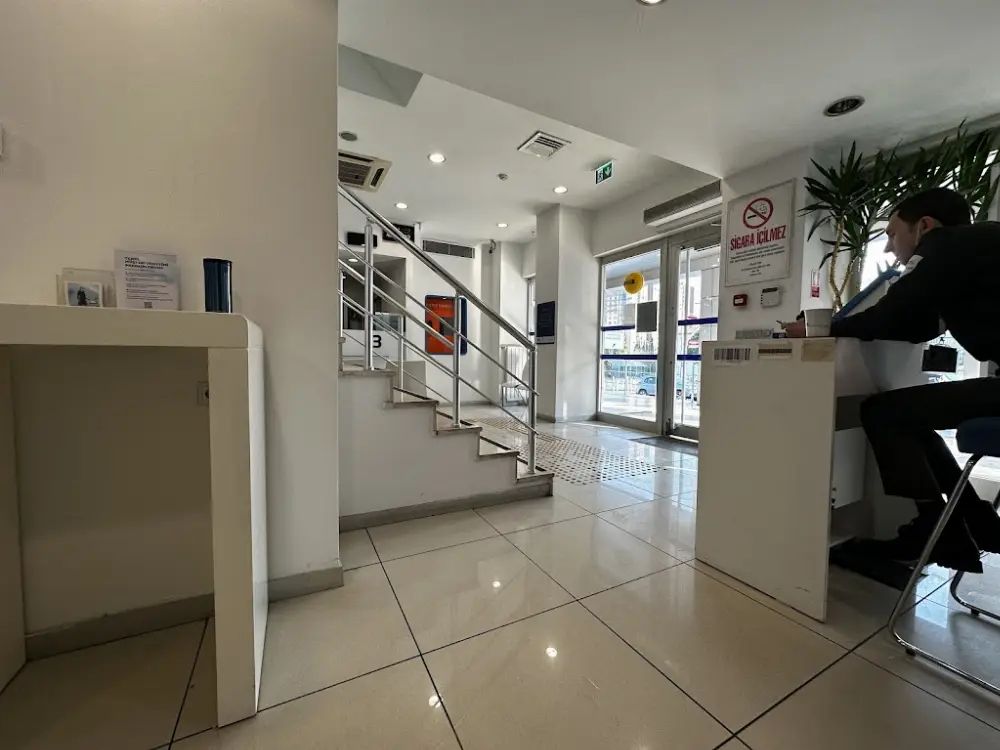 QNB Batı Ataşehir Şubesi — Bankalar, Ataşehir · fotoğraf 2