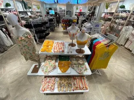 LC WAIKIKI İstanbul AVM Şişli — Erkek Giyim, Şişli · fotoğraf 2