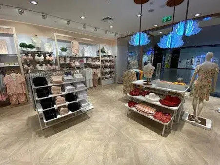 LC WAIKIKI İstanbul AVM Şişli — Erkek Giyim, Şişli · fotoğraf 3