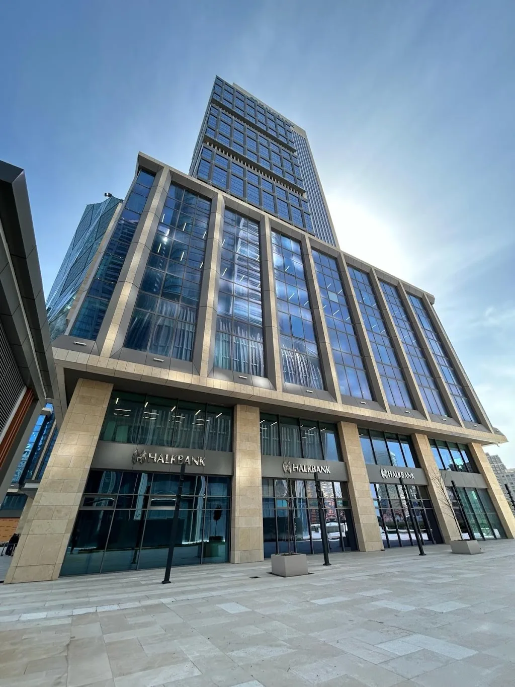 Halkbank Merkez İstanbul Şubesi — Bankalar, Ümraniye · fotoğraf 1
