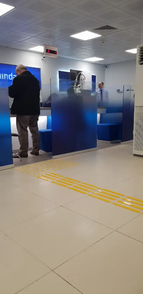 Türkiye İş Bankası Çarşı-Bağcılar/İstanbul Şubesi — Bankalar, Bağcılar · fotoğraf 3