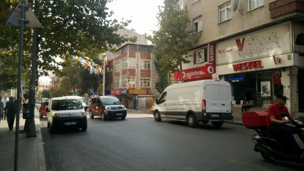 Türkiye İş Bankası Çarşı-Bağcılar/İstanbul Şubesi — Bankalar, Bağcılar · fotoğraf 4