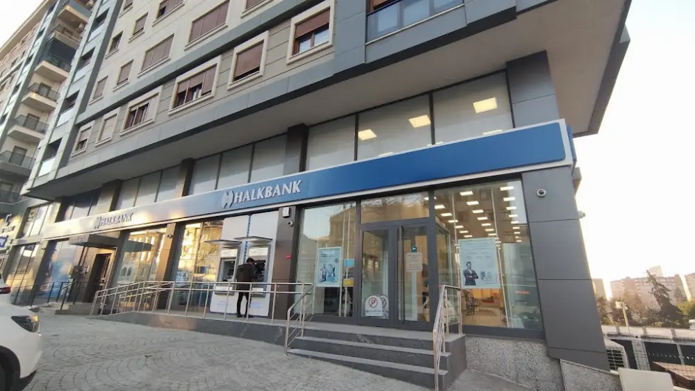 Halkbank Örnek Mah. Şubesi — Bankalar, Ataşehir · fotoğraf 2