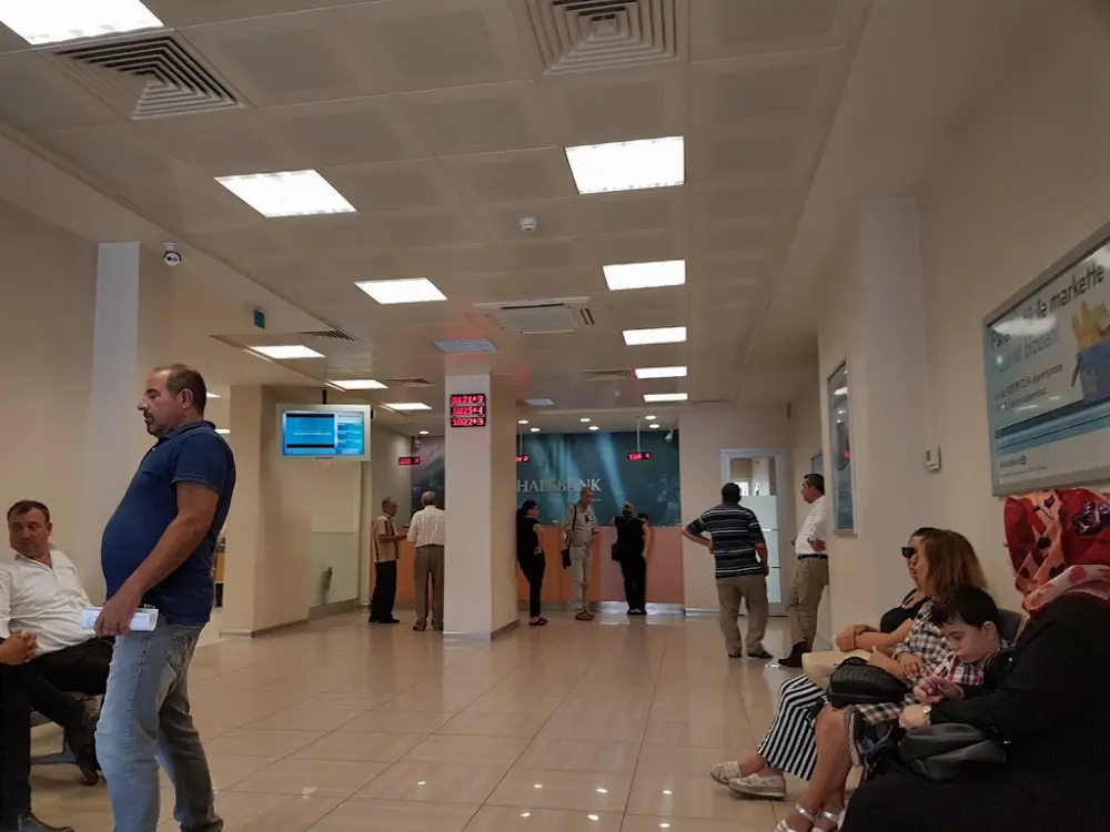 Halkbank Örnek Mah. Şubesi — Bankalar, Ataşehir · fotoğraf 4