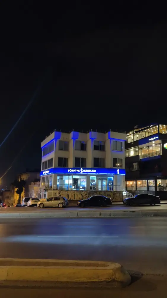 Türkiye İş Bankası Yeditepe Üniversitesi/İstanbul Şubesi — Bankalar, Ataşehir · fotoğraf 2