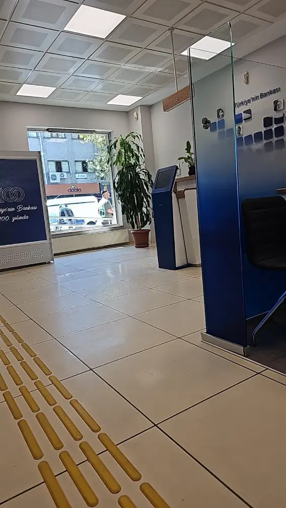 Türkiye İş Bankası Koçman Caddesi-Bağcılar/İstanbul Şubesi — Bankalar, Bağcılar · fotoğraf 3