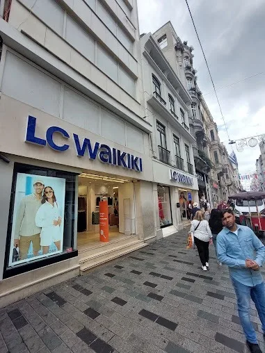 LC WAIKIKI Beyoğlu — Beyoğlu · fotoğraf 1