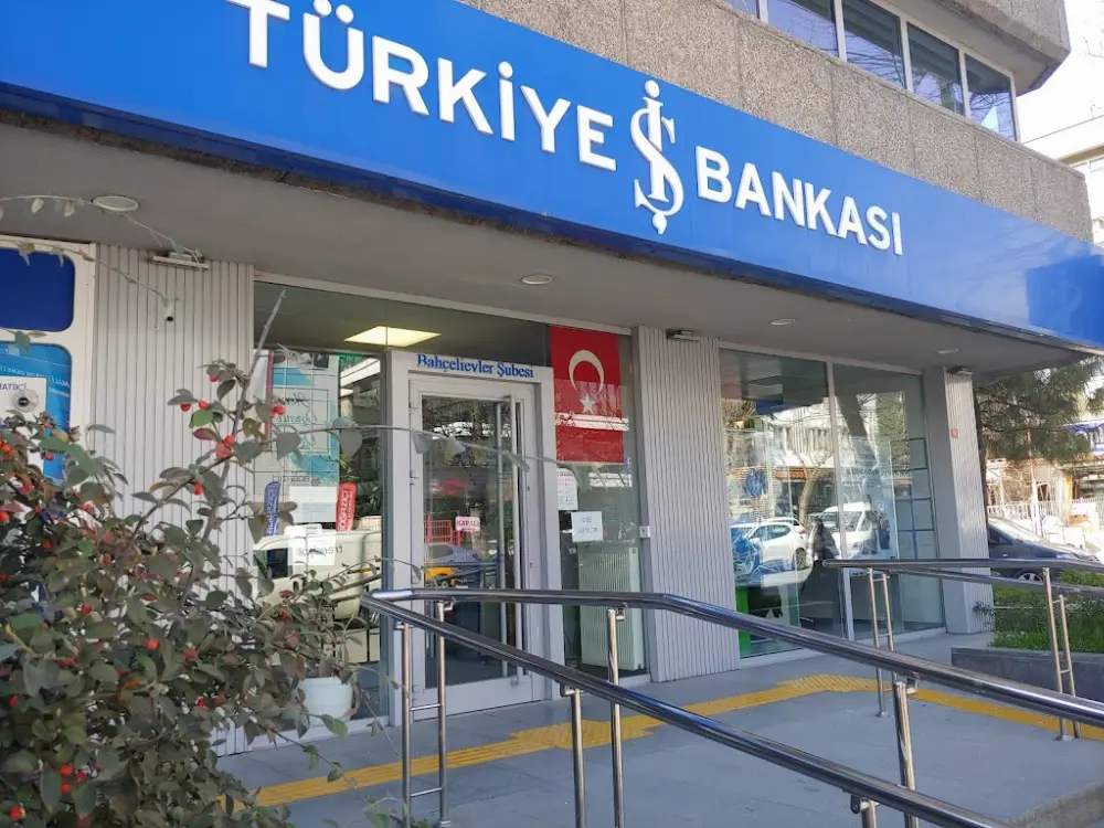 Türkiye İş Bankası Bahçelievler/İstanbul Şubesi — Bankalar, Bahçelievler · fotoğraf 2