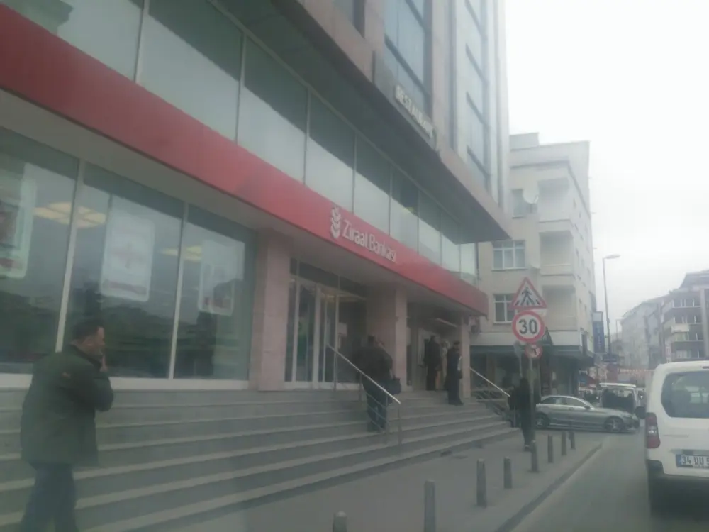 Ziraat Bankası Kocasinan-Bahçelievler/İstanbul Şubesi — Bankalar, Bahçelievler · fotoğraf 2