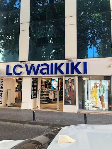 LC WAIKIKI Beşiktaş — Erkek Giyim, Beşiktaş · fotoğraf 3