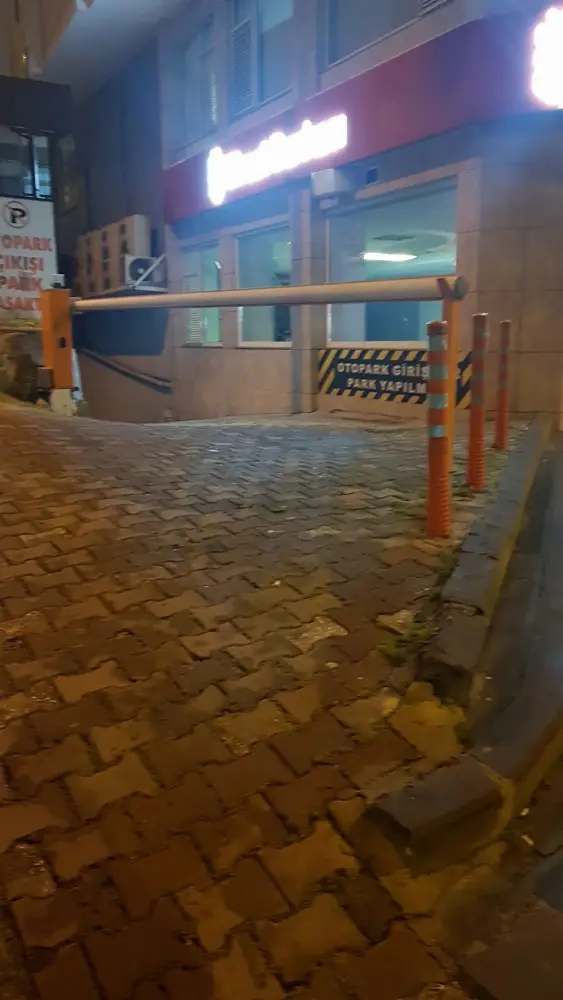 Ziraat Bankası Siyavuşpaşa-Bahçelievler/İstanbul Şubesi — Bankalar, Bahçelievler · fotoğraf 2