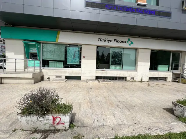 Türkiye Finans Bahçelievler Şubesi / Türkiye Finans Bakırköy Şubesi — Bankalar, Bahçelievler · fotoğraf 2