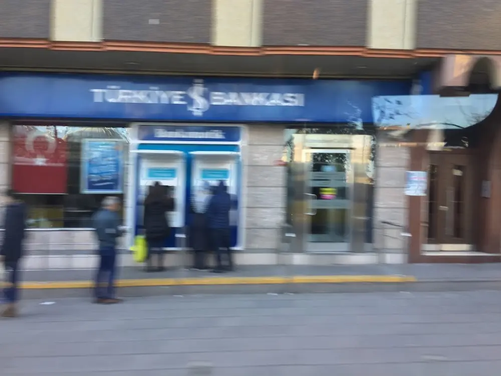 Türkiye İş Bankası Mahmutbey Caddesi/İstanbul Şubesi — Bankalar, Bahçelievler · fotoğraf 3