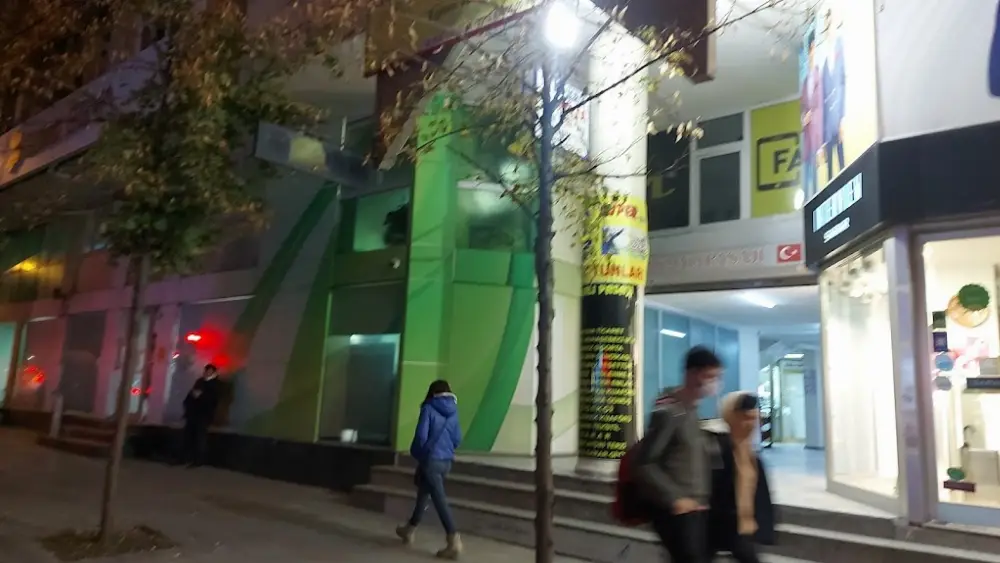 Garanti BBVA Yeşilbağ Şubesi — Bankalar, Bağcılar · fotoğraf 3
