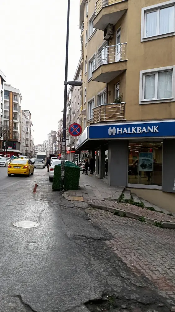 Halkbank Siyavuşpaşa Şubesi — Bankalar, Bahçelievler · fotoğraf 4