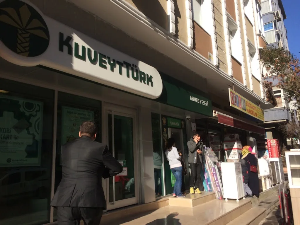 Kuveyt Türk Ahmet Yesevi Şubesi — Bankalar, Bahçelievler · fotoğraf 1