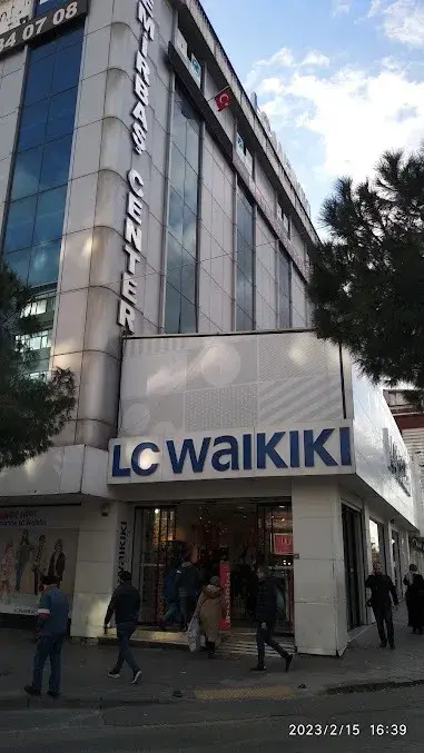 LC WAIKIKI Bağcılar — Erkek Giyim, Bağcılar · fotoğraf 4
