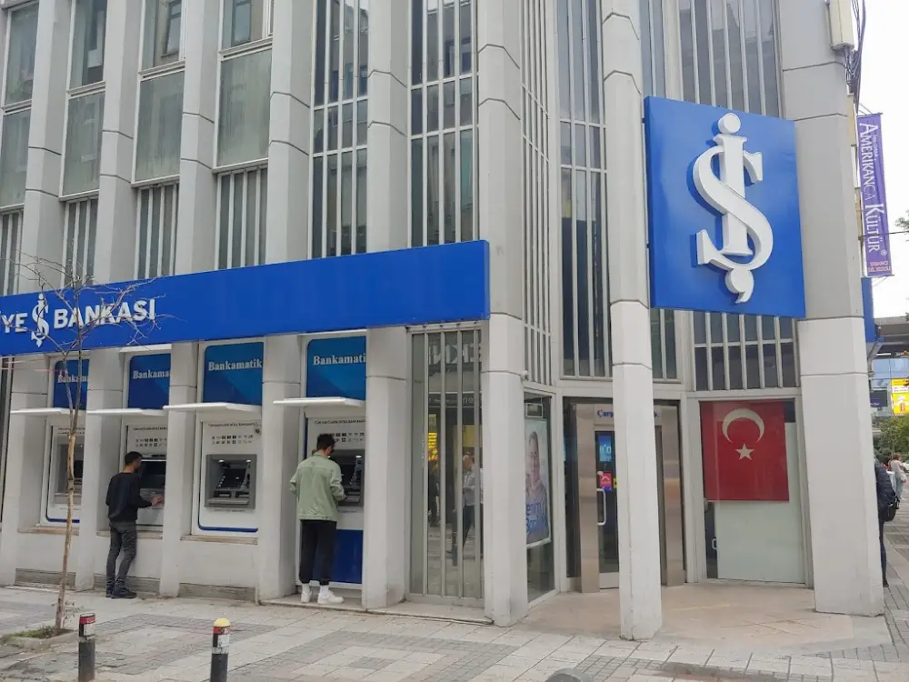 Türkiye İş Bankası Çarşı-Bakırköy/İstanbul Şubesi — Bankalar, Bakırköy · fotoğraf 2