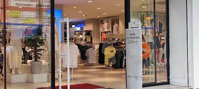 LC WAIKIKI Bağcılar — Erkek Giyim, Bağcılar · fotoğraf 2