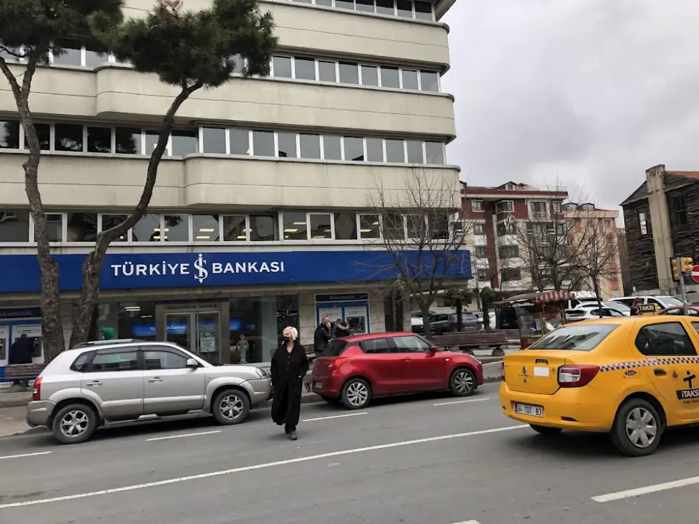 Türkiye İş Bankası Bakırköy/İstanbul Şubesi — Bankalar, Bakırköy · fotoğraf 2