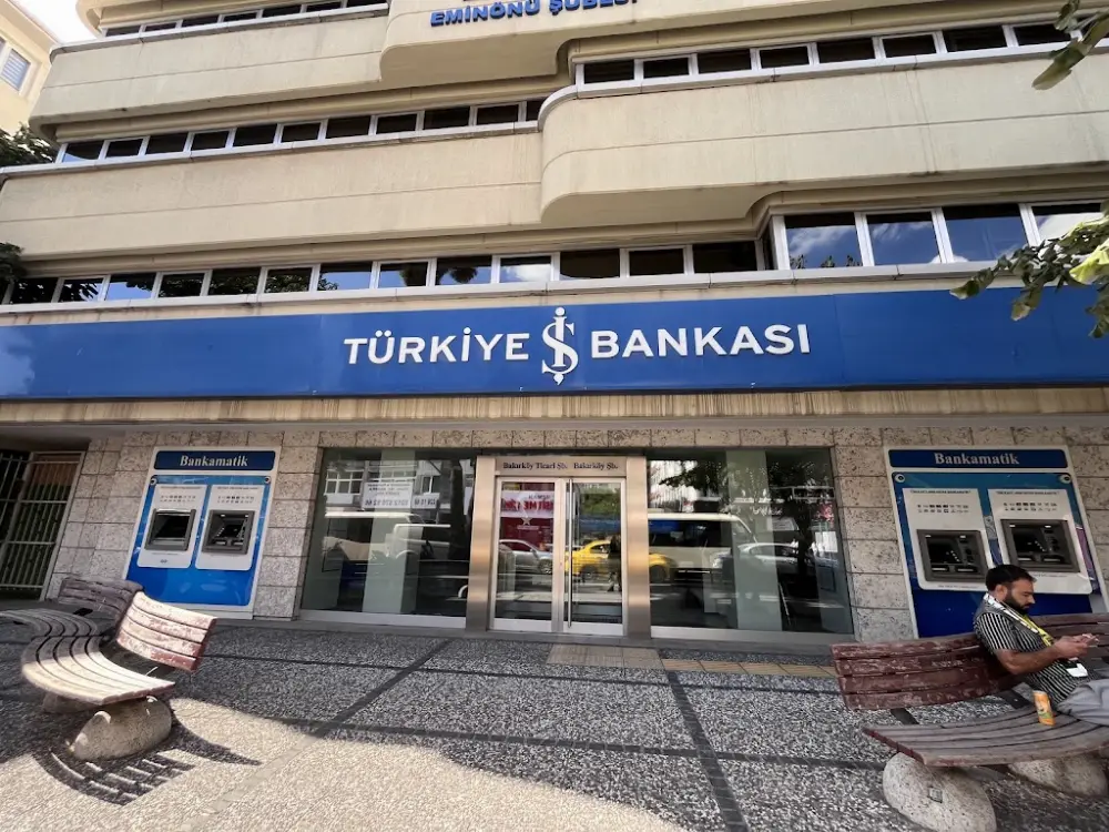Türkiye İş Bankası Bakırköy/İstanbul Şubesi — Bankalar, Bakırköy · fotoğraf 3