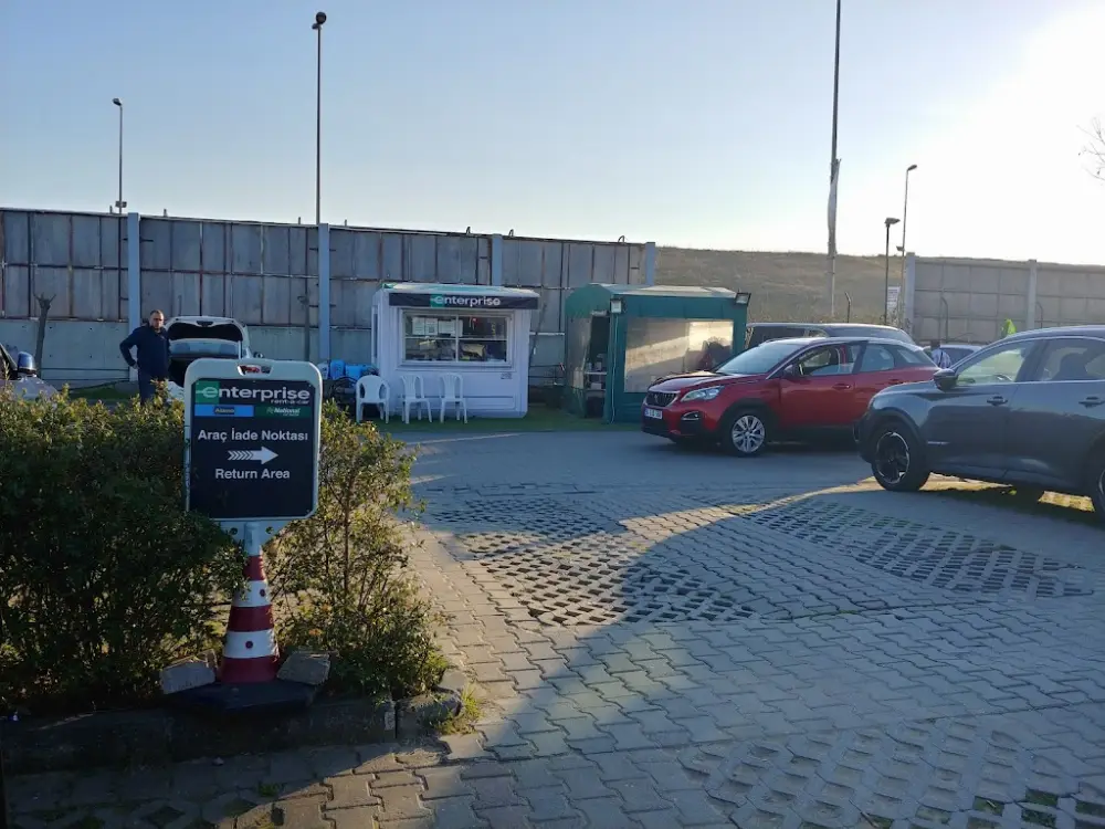 Türkiye İş Bankası Dünya Ticaret Merkezi/İstanbul Şubesi — Bankalar, Bakırköy · fotoğraf 4