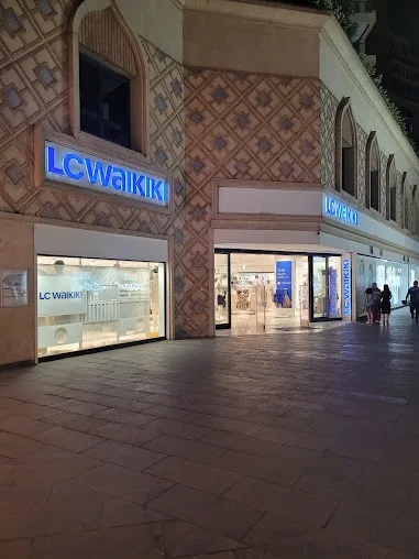 LC WAIKIKI Venezia Mega Outlet Gaziosmanpaşa