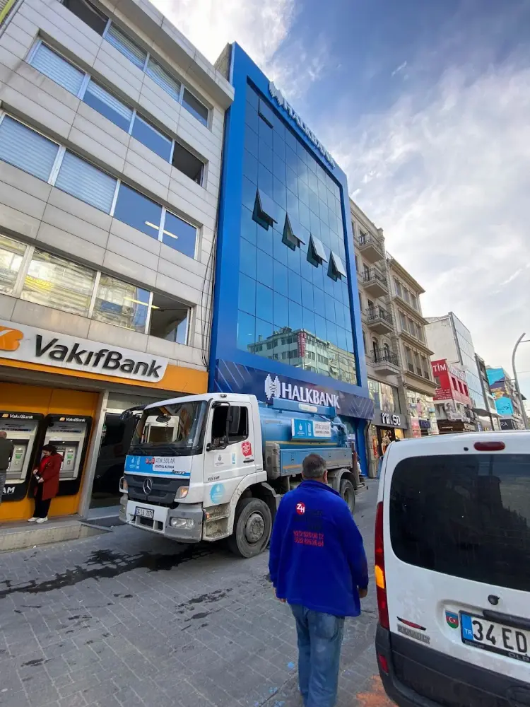 Halkbank İncirli Şubesi — Bankalar, Bakırköy · fotoğraf 2