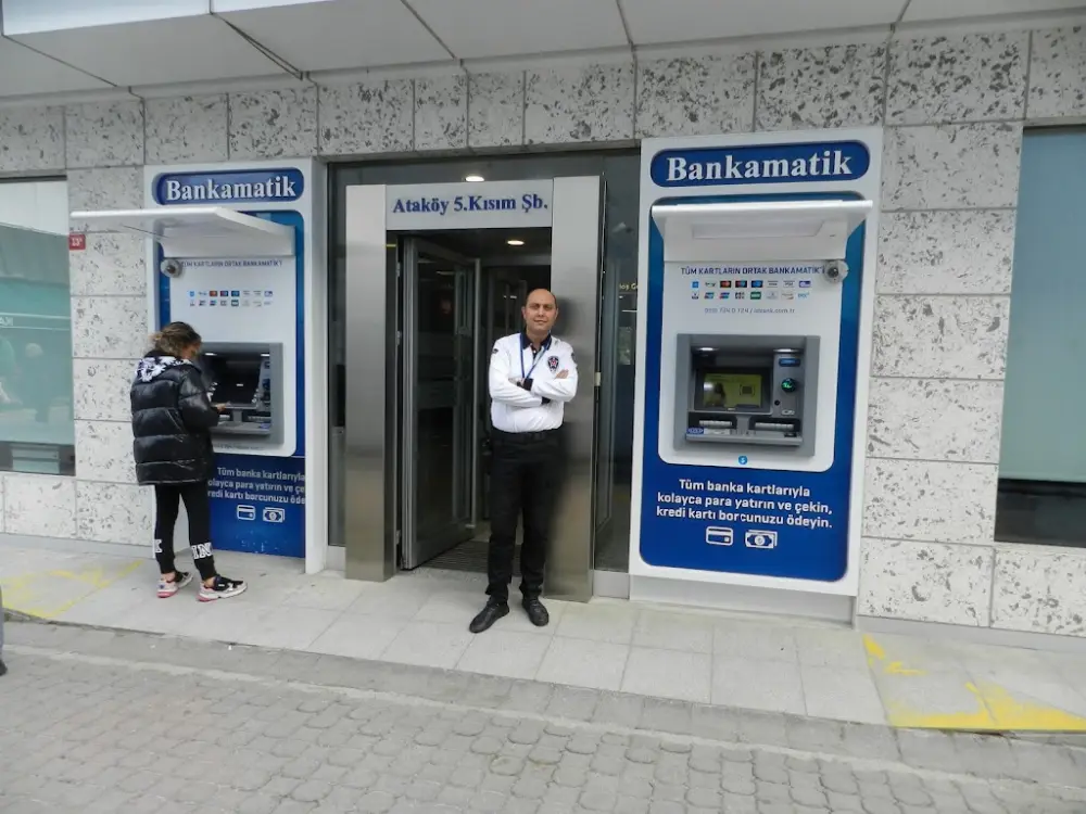 Türkiye İş Bankası Ataköy 5. Kısım/İstanbul Şubesi — Bankalar, Bakırköy · fotoğraf 3