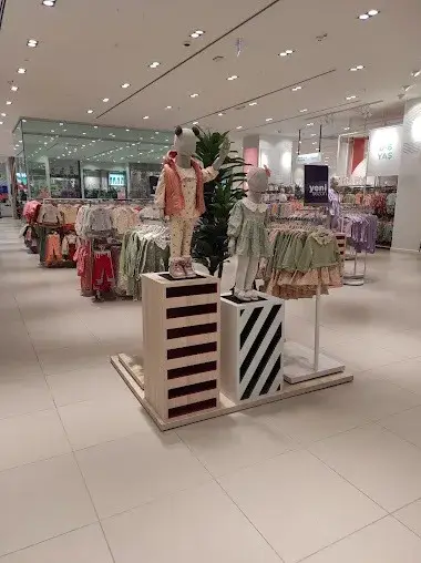 LC Waikiki Nautilus Avm Kadıköy — Erkek Giyim, Kadıköy · fotoğraf 4